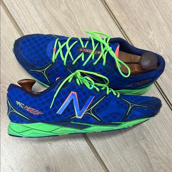 New Balance Vibrant Mens Running Shoes